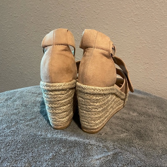 Universal Thread Platform Shoes - Picture 2 of 3